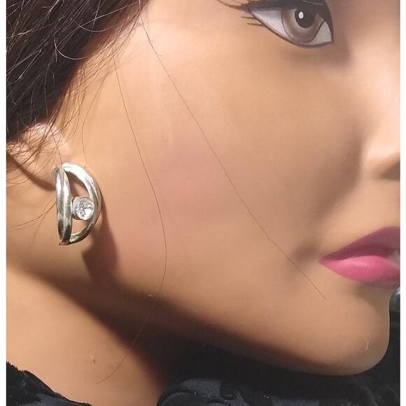 Vintage Classic Brilliant Sparkle Earrings - Picture 2 of 8